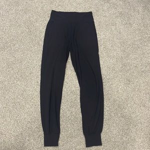 Lululemon Align Joggers, size 4